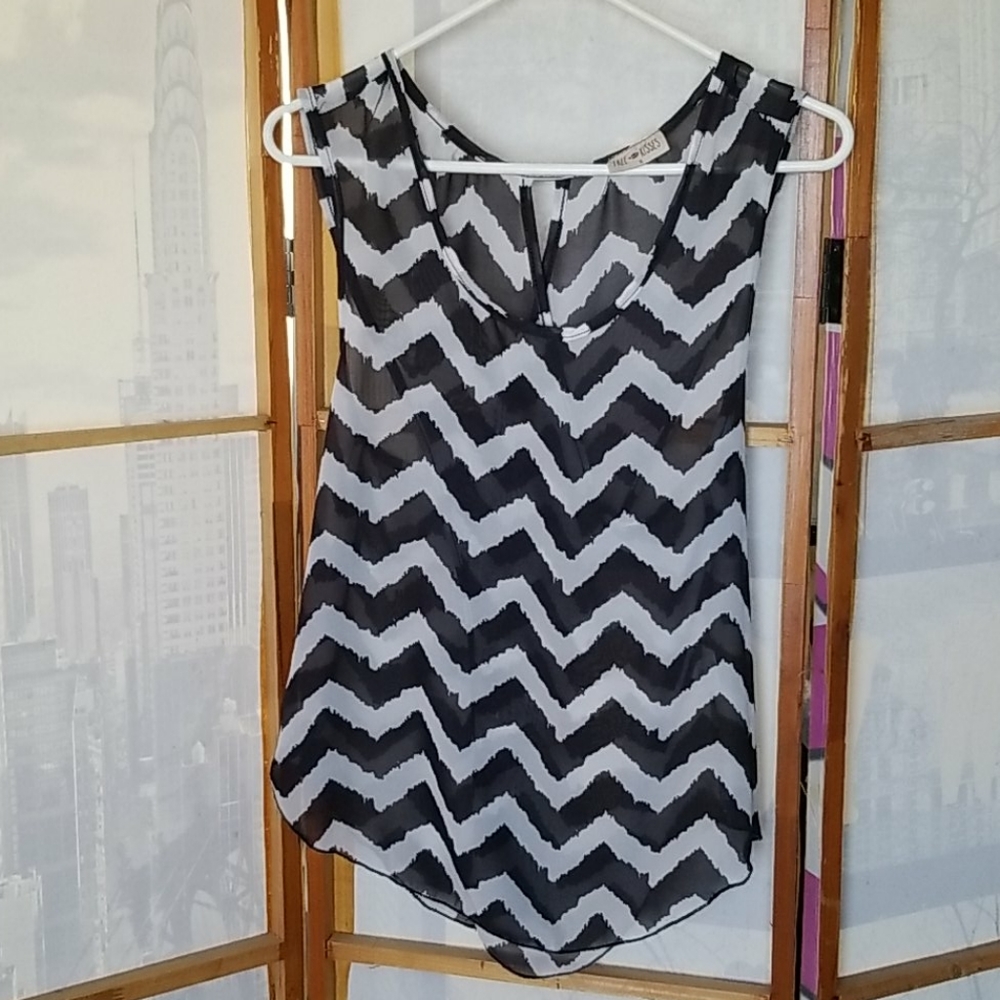 3/$10 top by free kisses Sheer fabric size small